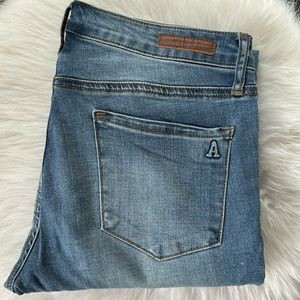 Articles of Society skinny Jeans size 28. Raw hem. Super soft and stretchy.